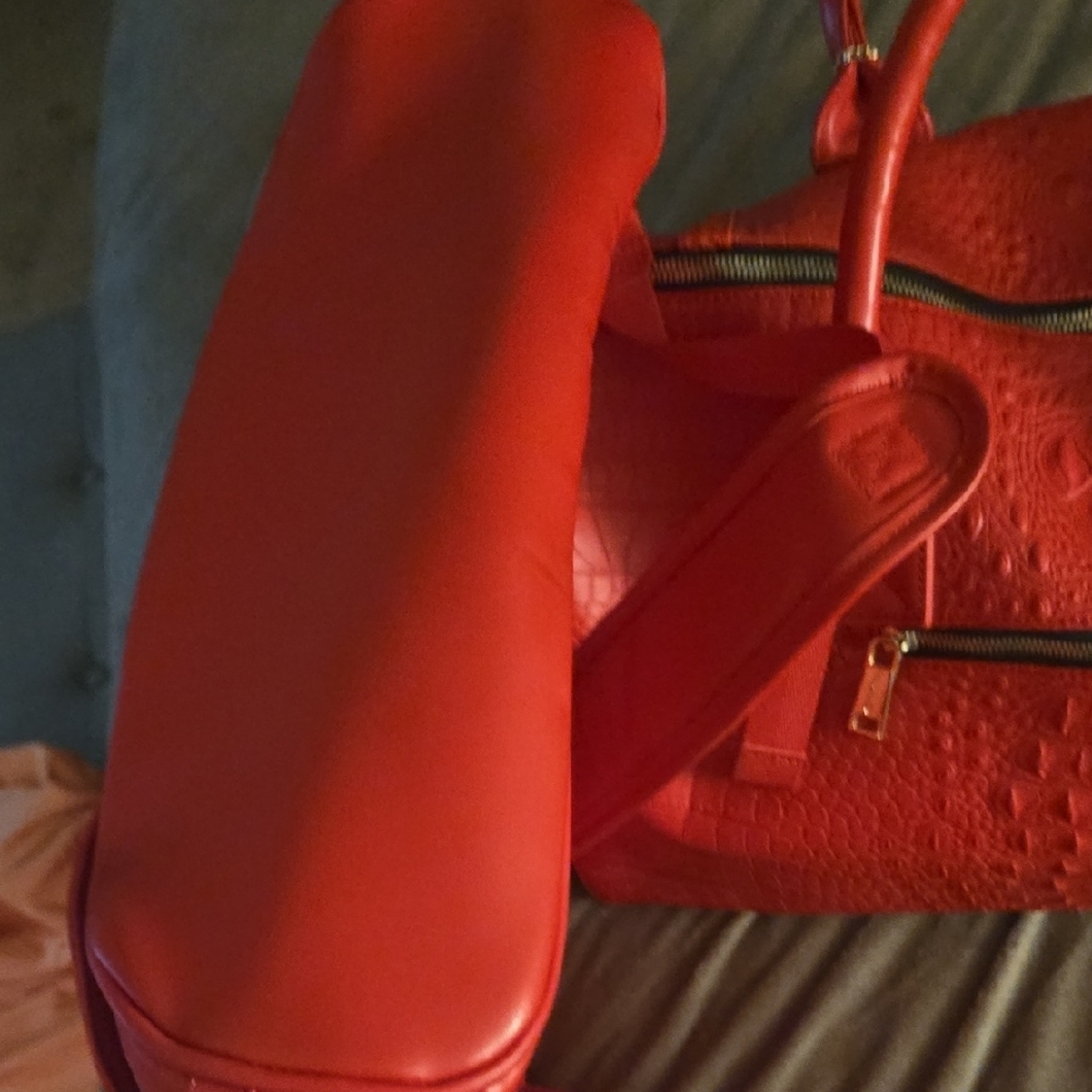 Elegant Red Travel Bag Set By Tote And Carry - Picture 12 of 16